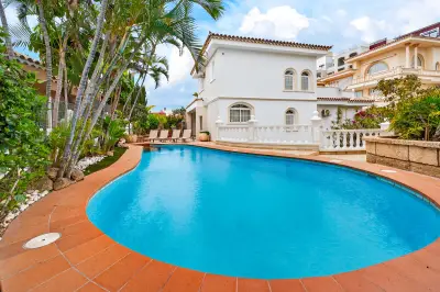 Villa privada de lujo con piscina y jardín tropical, El Duque, Tenerife