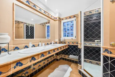 Baño con ducha a ras de suelo