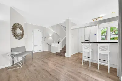 Espacio abierto con cocina y salón